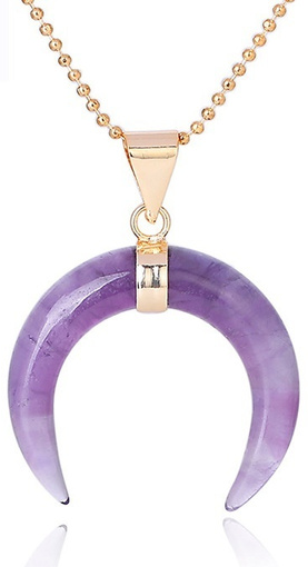Pendentif avec une améthyste en forme de croissant