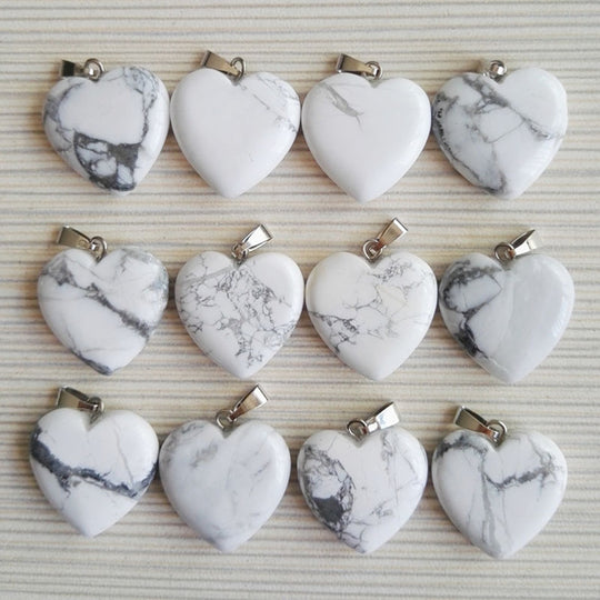 Pendentif coeur en pierre naturelle blanche