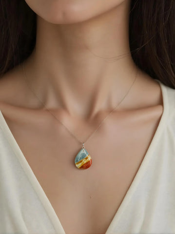 Pendentif Goutte en Jaspe Polychrome – Harmonie & Fluidité intérieure