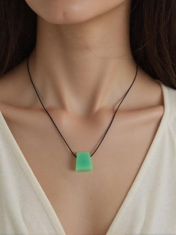Pendentif Trapèze en Aventurine Verte – Équilibre & Croissance