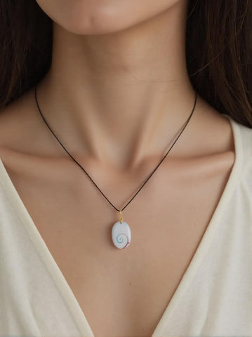 Pendentif Œil de Sainte Lucie Ovale – Talisman de Chance et d’Harmonie