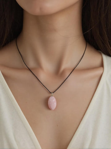 Pendentif Quartz Rose Ovale – Tendresse, Apaisement & Amour de Soi