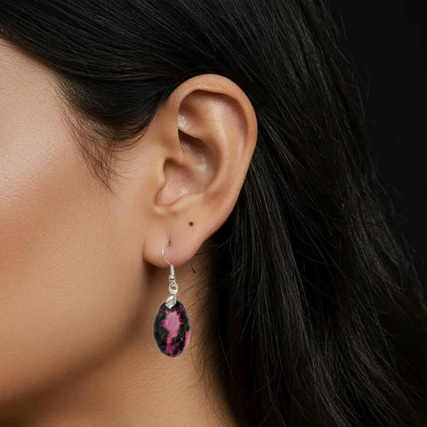 Boucles d’Oreilles Rhodonite Ovale – Apaisement, Courage & Équilibre Émotionnel