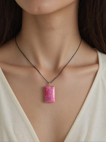 Pendentif Rhodonite EXTRA Rectangle – Apaisement & Confiance