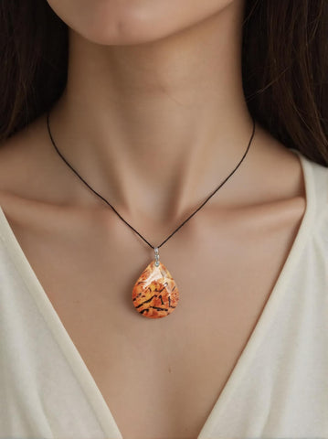 Pendentif Pierre de Lune Pêche Goutte – Harmonie et Douceur