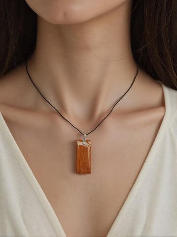 Pendentif Jaspe Orbiculaire Rectangle Fin – Équilibre et Régénération