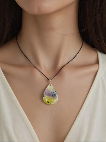 Pendentif Opale Violette & Verte Goutte – Apaisement et Protection