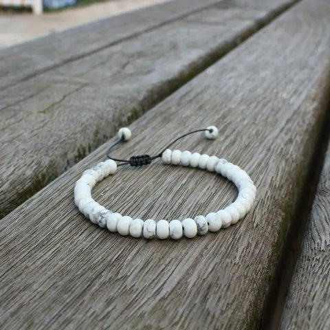 Bracelet Réglable en Howlite Blanche – Apaisement, Clarté et Élégance Minimaliste