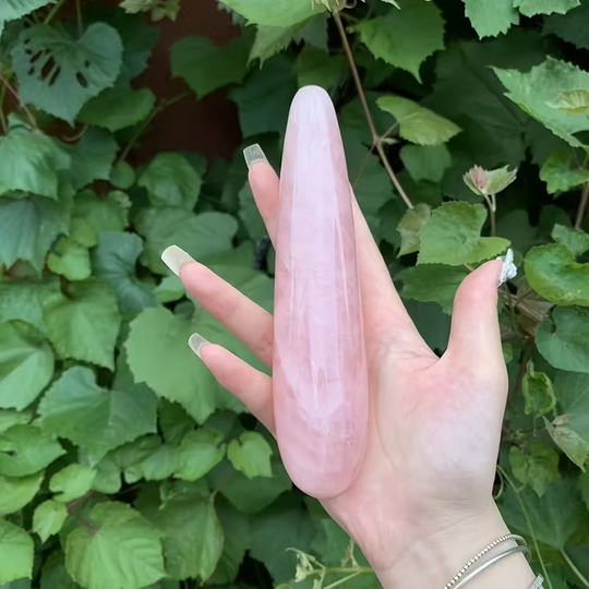 Bâton de Massage en Quartz Rose de 18 cm – Amour de Soi, Apaisement et Harmonie Émotionnelle