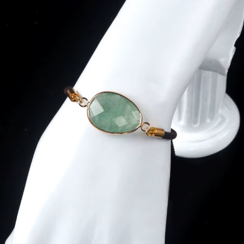 Collection Bracelets Médaillon Poire Facettée en Pierres Naturelles