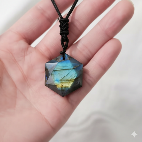 Talisman de Protection - Pendentif Labradorite Hexagonale & Cordon Tressé