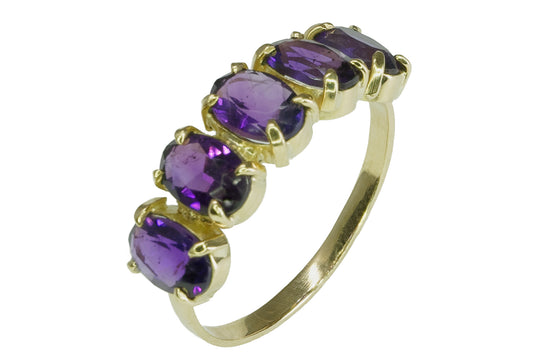 Ring aus Gelbgold und 5 Amethysten