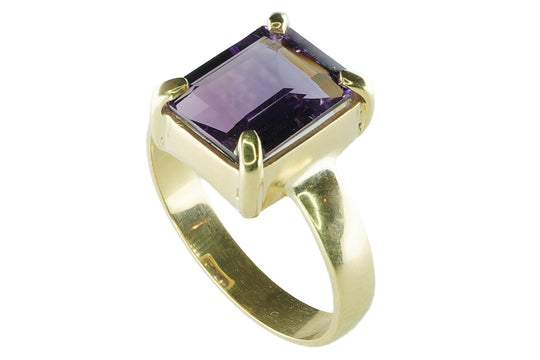 Bague en or jaune et améthyste