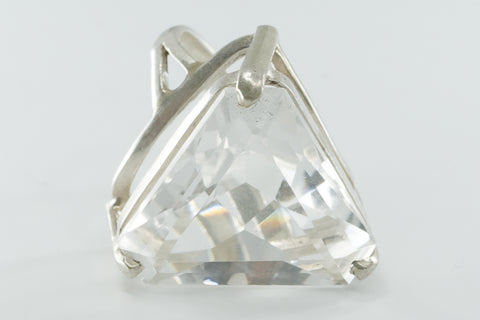 Bague avec un crystal taille triangle - Gemio.ch