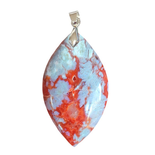 Pendentif Agate Rouge Marquise – Équilibre & Beauté Naturelle