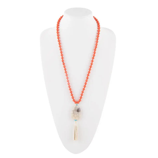 Jadekette mit Lederquasten