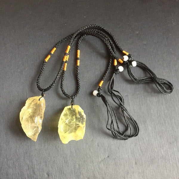 Pendentif avec une citrine naturelle brute - Gemio.ch