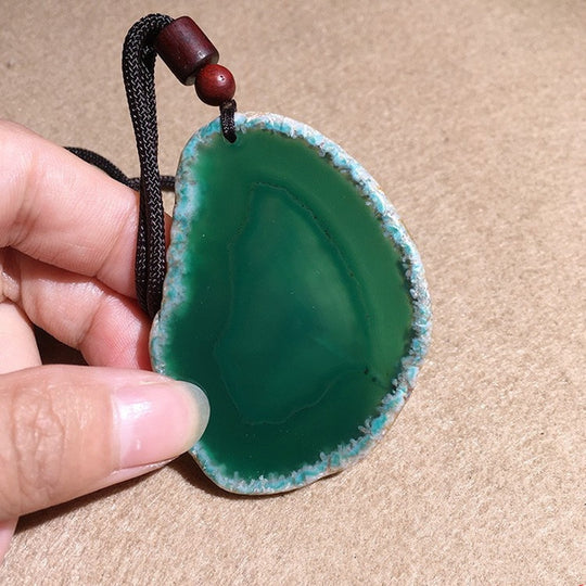 Pendentif en agate naturelle polie - couleur vert