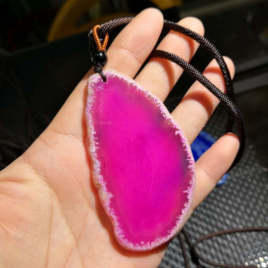 Pendentif en agate naturelle polie - couleur rose